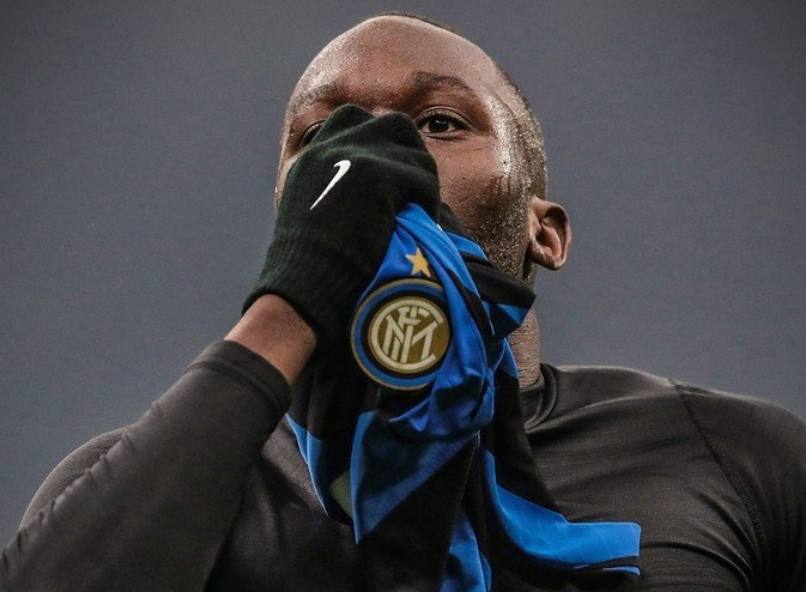 败北引发热议！，费德勒在西班牙队比赛中晋级下一阶段引发球迷热议的简单介绍