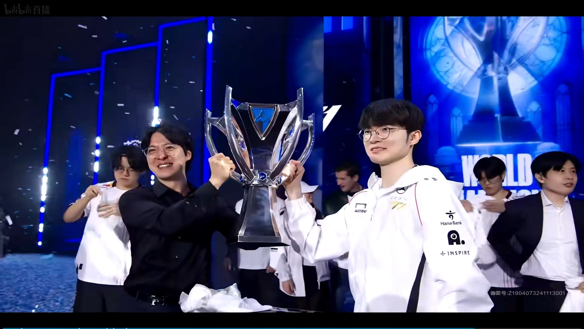 Faker迎来十二赛季高光表现,RNG球迷沸腾!的简单介绍 Faker迎来十二赛季高光表现,RNG球迷沸腾!的简单介绍