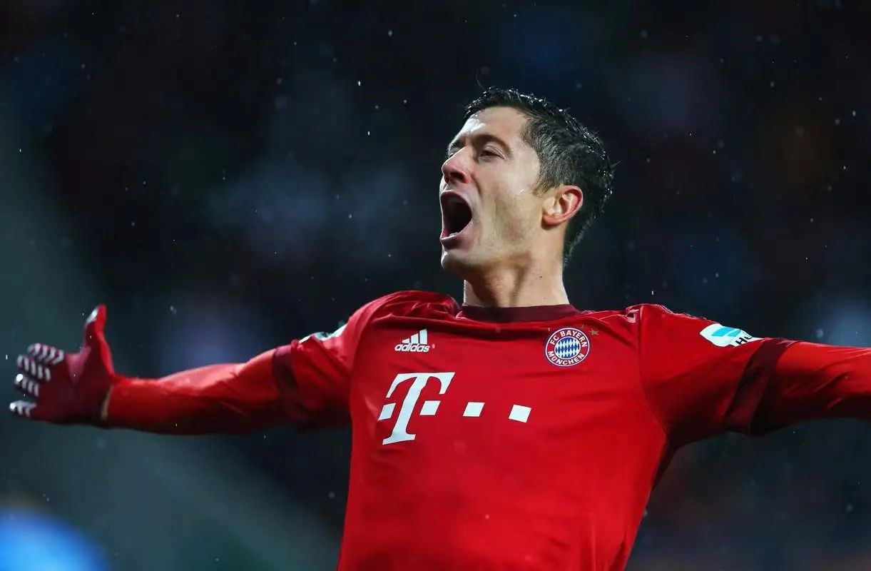 Kaiyun-莱万多夫斯基遭遇十五连败，曼联教练面临压力！的简单介绍